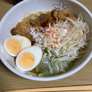 醤油ラーメン　白菜入り